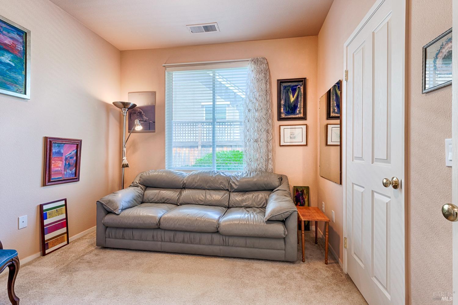 9037 Oak Trail Cir