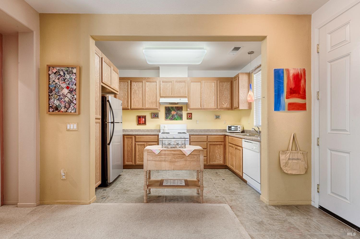 9037 Oak Trail Cir