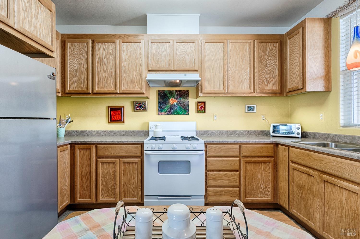9037 Oak Trail Cir