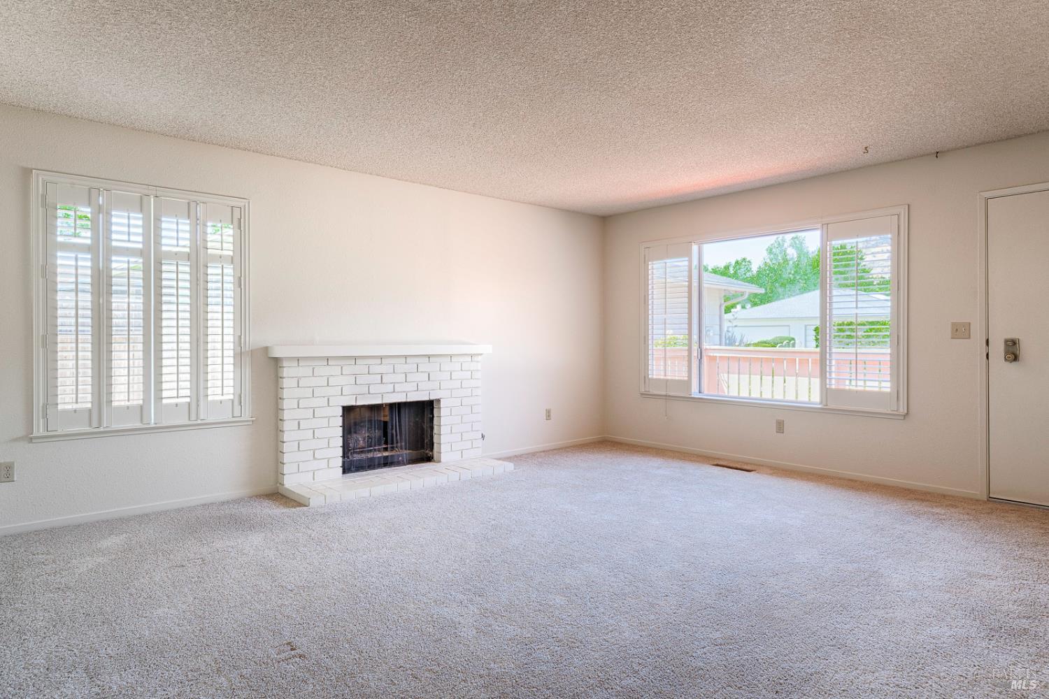 8927 Oak Trail Drive