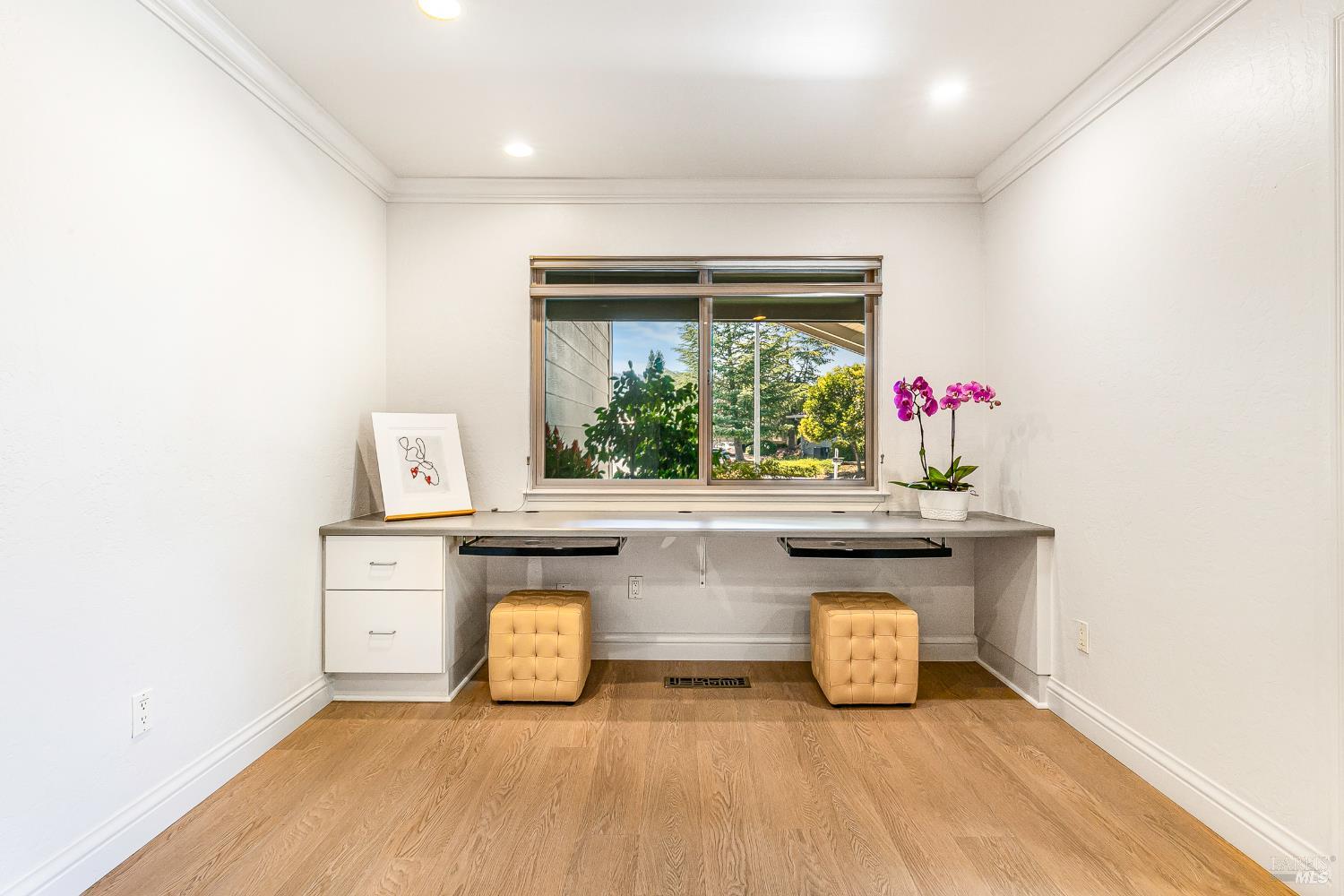 8862 Oak Trail Place