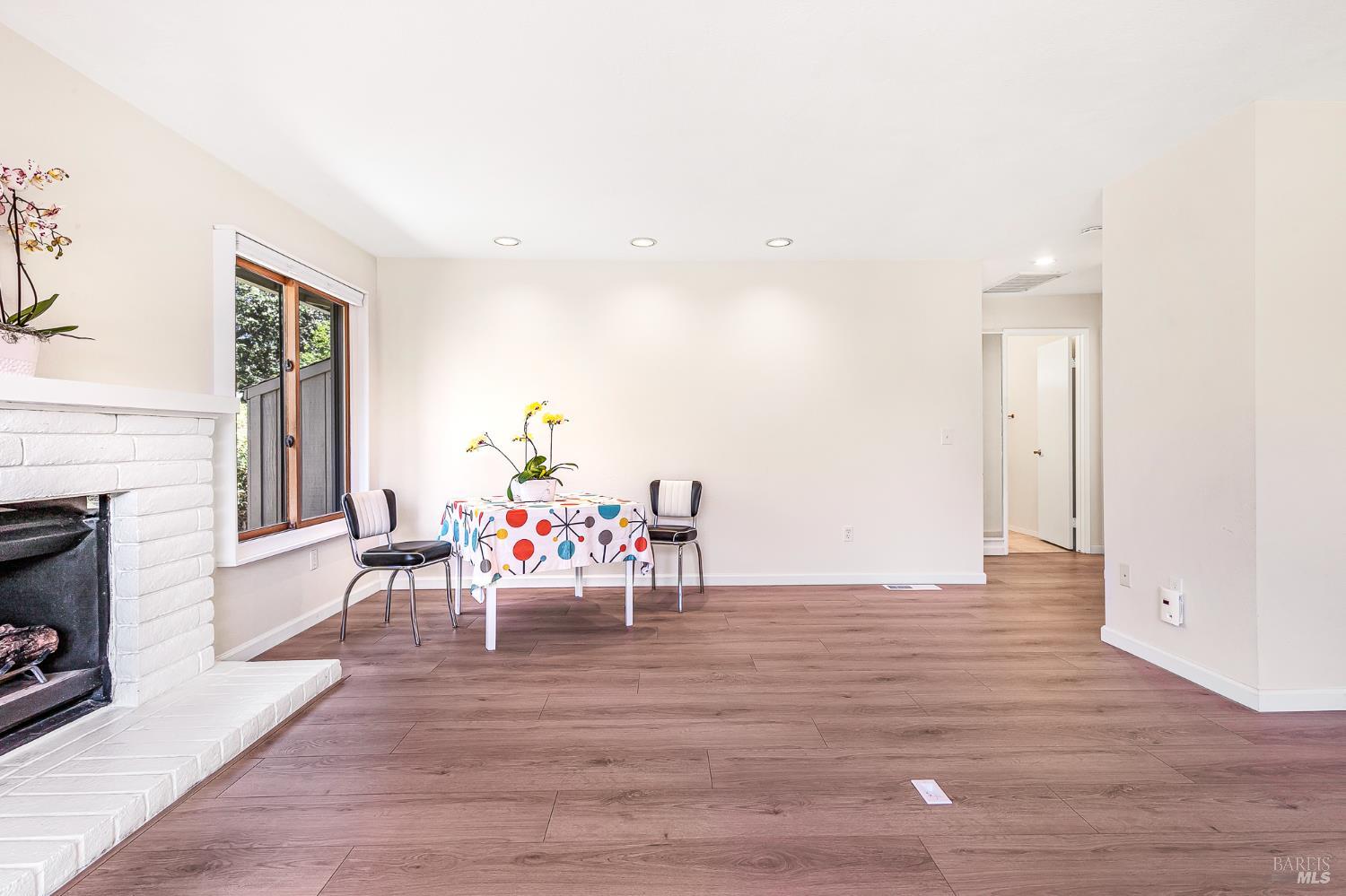 8850 Oak Trail Drive