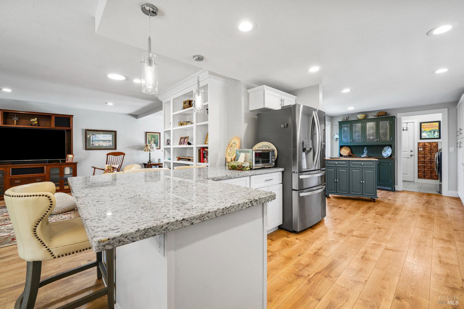 6493 Meadowridge Court