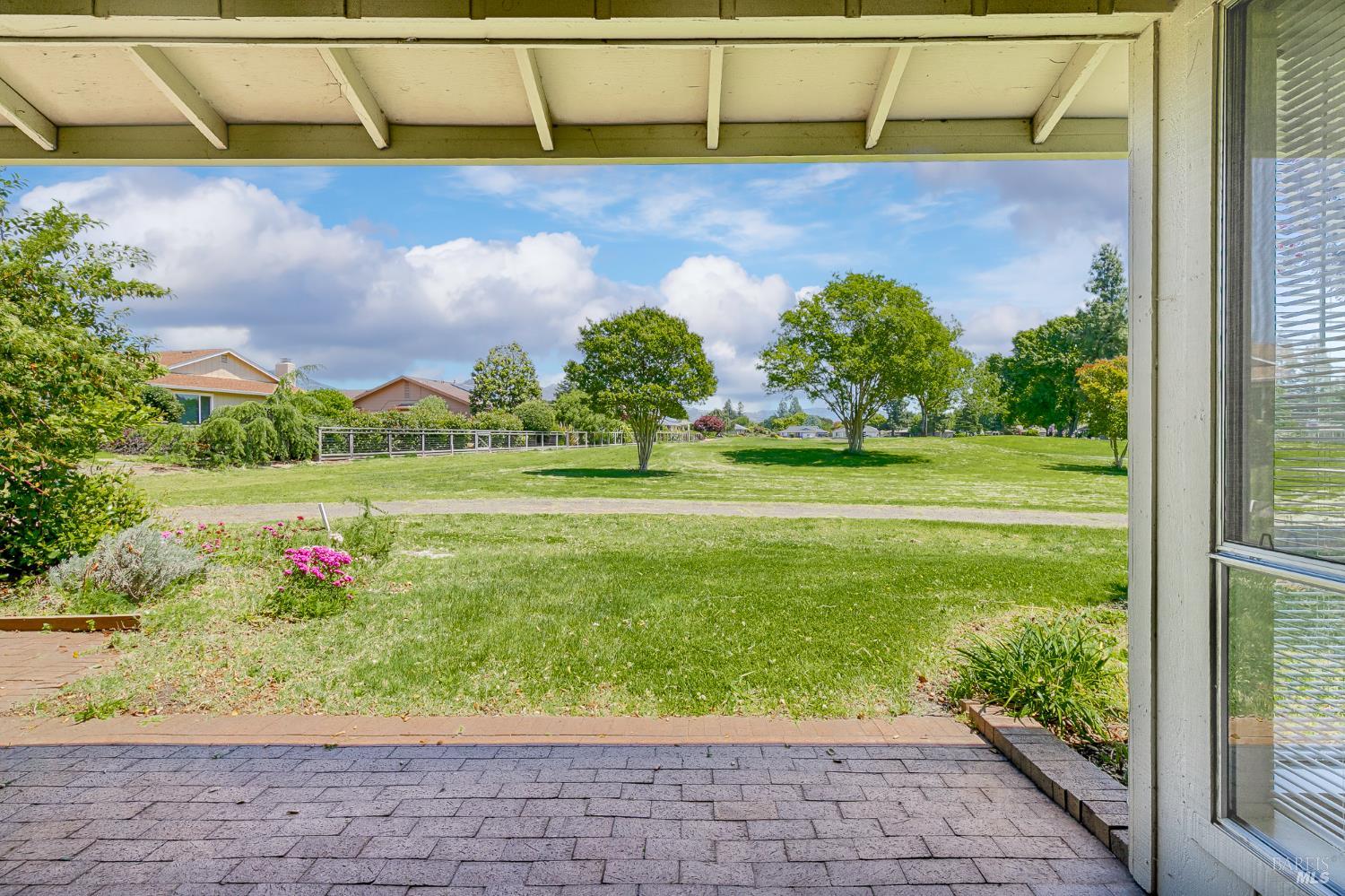 312 Oak Leaf Circle