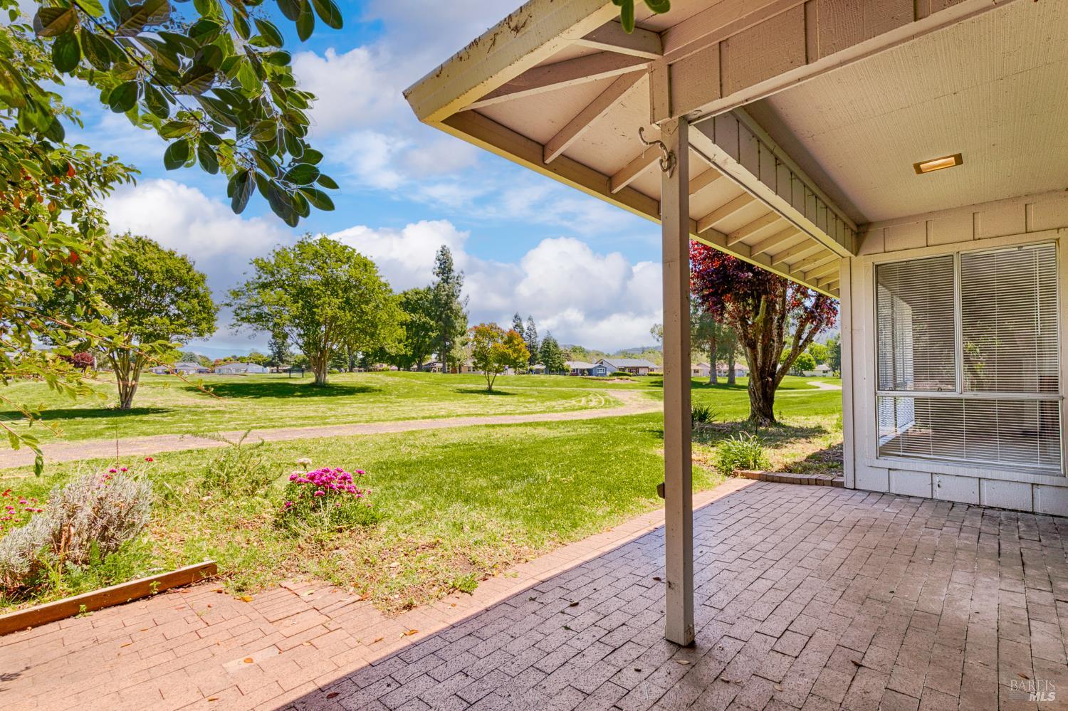 312 Oak Leaf Circle