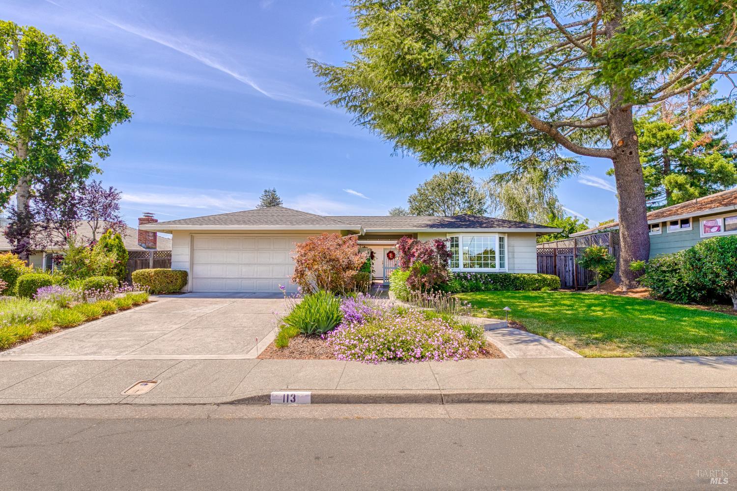 113 Valley Oaks Drive