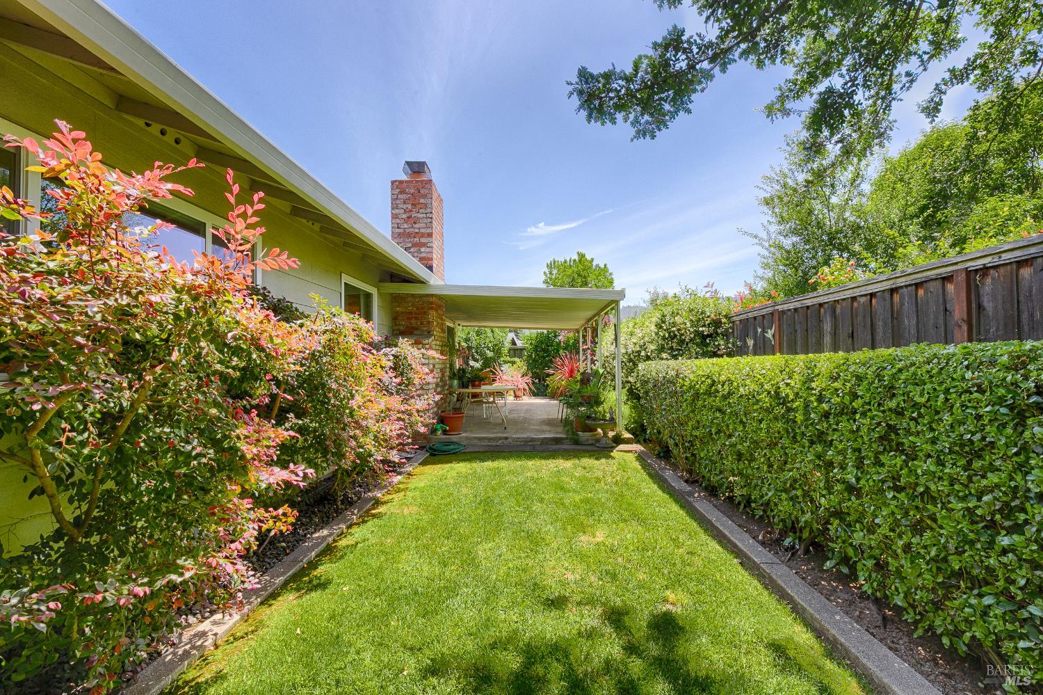 113 Valley Oaks Drive